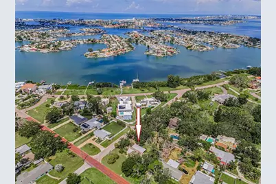 645 Villagrande Avenue S, Saint Petersburg, FL 33707 - Photo 1