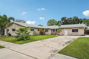 4100 Overlook Dr NE, Saint Petersburg, FL 33703 - Photo 1