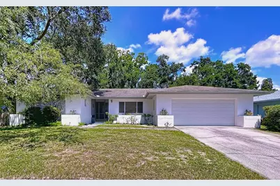 422 Mahogany Drive, Seffner, FL 33584 - Photo 1