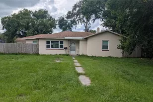 1301 N Barnes St, Plant City, FL 33563 - Photo 1