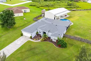 1552 Avondale Ridge Dr, Plant City, FL 33567 - Photo 1