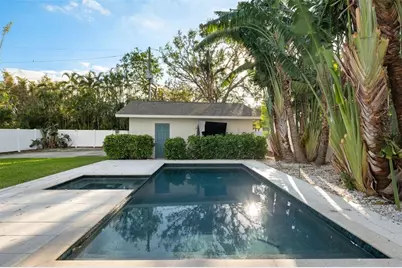 827 Snell Isle Boulevard NE, Saint Petersburg, FL 33704 - Photo 1