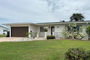 1517 Danbury Dr, Sun City Center, FL 33573 - Photo 1