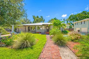 6920 Bougainvilla Ave S, Saint Petersburg, FL 33707 - Photo 1