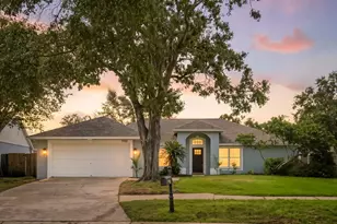 9212 Sunflower Dr, Tampa, FL 33647 - Photo 1