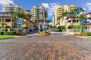 555 5th Ave NE, Saint Petersburg, FL 33701 - Photo 1