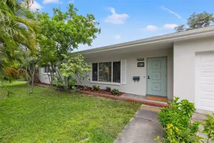 1084 39th Ave NE, Saint Petersburg, FL 33703 - Photo 1