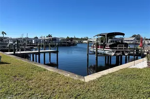 7250 Mt Arlington Dr NE, Saint Petersburg, FL 33702 - Photo 1