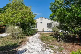 907 Hull St S, Gulfport, FL 33707 - Photo 1