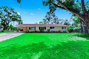 406 2nd St SW, Ruskin, FL 33570 - Photo 1