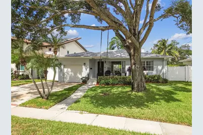 642 Geneva Place, Tampa, FL 33606 - Photo 1