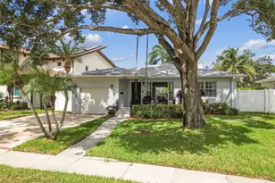 642 Geneva Pl, Tampa, FL 33606 - Photo 1