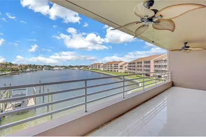 2775 Kipps Colony Drive S #204, Saint Petersburg, FL 33707 - Photo 1