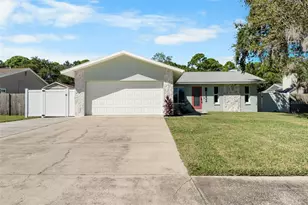 8224 Parkwood Blvd, Seminole, FL 33777 - Photo 1