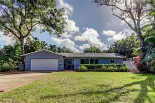 227 Palm Ln N, Saint Petersburg, FL 33710 - Photo 1