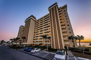 4525 Cove Cir, Saint Petersburg, FL 33708 - Photo 1