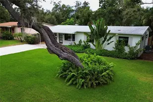 521 50th Ave S, Saint Petersburg, FL 33705 - Photo 1