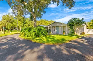 4085 42nd Ave S, Saint Petersburg, FL 33711 - Photo 1