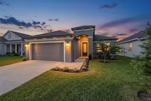 240 Spoonbill Ln, Tarpon Springs, FL 34689 - Photo 1
