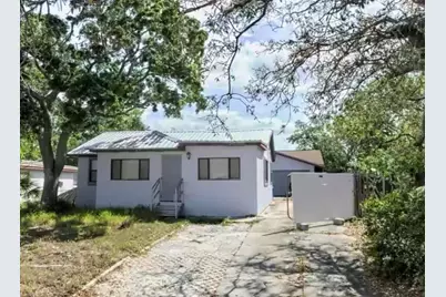 9805 N 46th Street, Tampa, FL 33617 - Photo 1