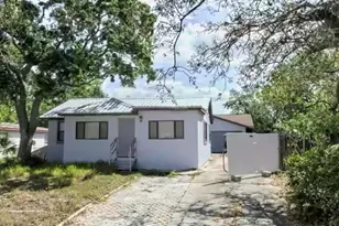 9805 N 46th St, Tampa, FL 33617 - Photo 1