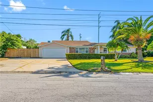 2265 S Lagoon Cir, Clearwater, FL 33765 - Photo 1