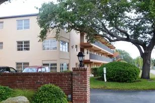 4600 98th Way N, Saint Petersburg, FL 33708 - Photo 1