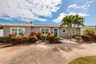 9101 Sun Isle Dr NE, Saint Petersburg, FL 33702 - Photo 1