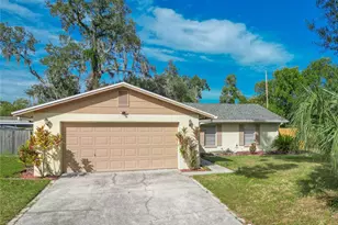 925 McIntosh Cir, Brandon, FL 33510 - Photo 1