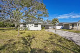 131 80th Ave NE, Saint Petersburg, FL 33702 - Photo 1