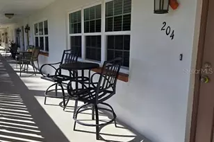 650 Pinellas Point Dr S, Saint Petersburg, FL 33705 - Photo 1