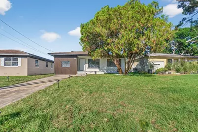 2401 S 42nd Street S, Saint Petersburg, FL 33711 - Photo 1