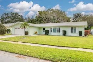 1111 McLean St, Dunedin, FL 34698 - Photo 1