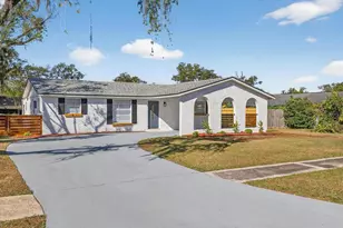 804 Walnut Dr, Seffner, FL 33584 - Photo 1