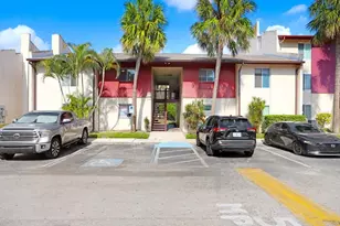 3821 S Lake Dr, Tampa, FL 33614 - Photo 1