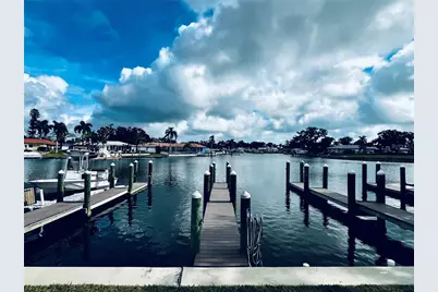 6490 Cape Hatteras Way NE #5, Saint Petersburg, FL 33702 - Photo 1