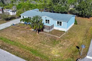 2201 Metro Dr, Ruskin, FL 33570 - Photo 1