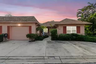 9026 Golden Horseshoe Dr, Seminole, FL 33777 - Photo 1
