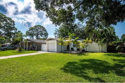 1770 New Hampshire Avenue NE, Saint Petersburg, FL 33703 - Photo 1