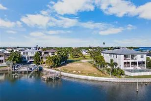 1918 Arrowhead Dr NE, Saint Petersburg, FL 33703 - Photo 1