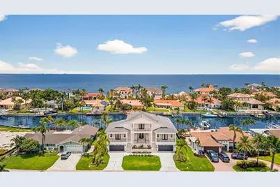 2050 Hawaii Avenue NE, Saint Petersburg, FL 33703 - Photo 1