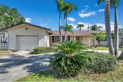 2825 60th Street N, Saint Petersburg, FL 33710 - Photo 1