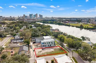 2313 N Riverside Dr, Tampa, FL 33602 - Photo 1