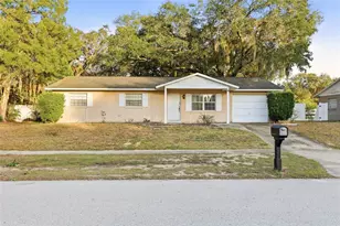 2740 E Dellwood Dr, Eustis, FL 32726 - Photo 1