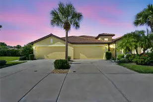 5404 Sunset Falls Dr, Apollo Beach, FL 33572 - Photo 1