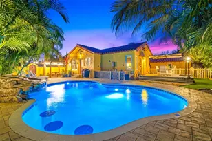 1431 22nd Ave N, Saint Petersburg, FL 33704 - Photo 1