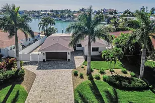 10132 Yacht Club Dr, Treasure Island, FL 33706 - Photo 1