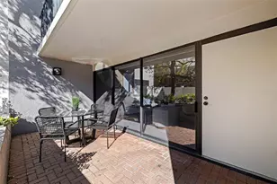 301 2nd St N, Saint Petersburg, FL 33701 - Photo 1