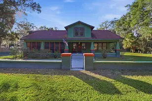 754 NE 2nd Ave, Crystal River, FL 34428 - Photo 1