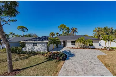 2031 Tanglewood Way NE, Saint Petersburg, FL 33702 - Photo 1